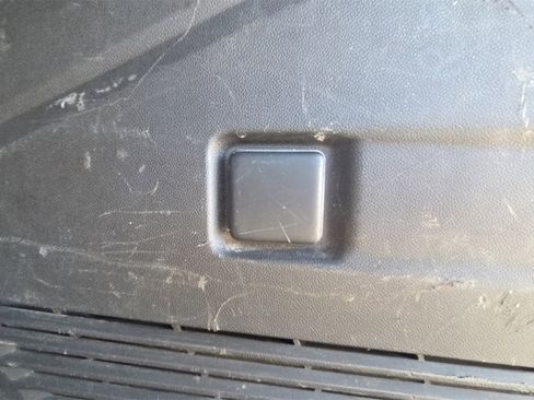 Used 2021 Chevrolet Suburban Z71 image 26