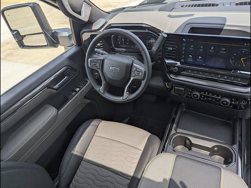 New 2026 Chevrolet Silverado 2500 ZR2 AWD/4WD image 20