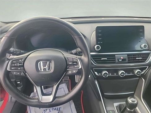 Used 2018 Honda Accord Sport image 10