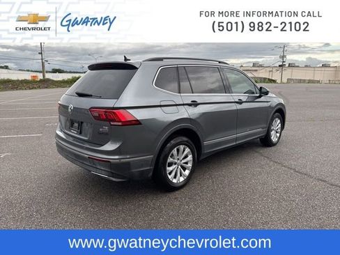 Used 2018 Volkswagen Tiguan SE AWD/4WD image 5
