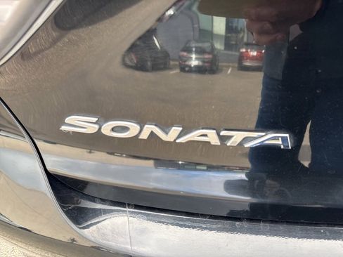 Used 2016 Hyundai Sonata Plug-In Hybrid image 10