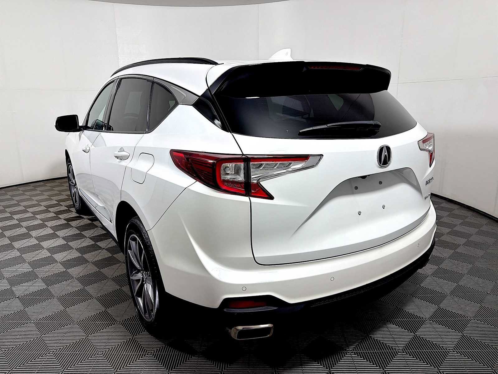 Used 2023 Acura RDX w/ Technology Package AWD/4WD image 5