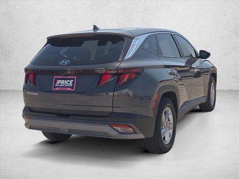 Used 2025 Hyundai Tucson SE FWD image 5