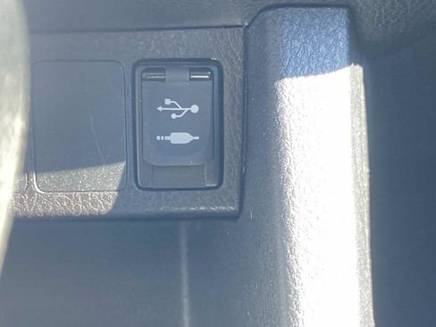 Used 2019 Toyota Corolla L image 38