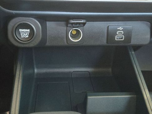 Used 2025 Ford Maverick Lobo AWD/4WD image 19