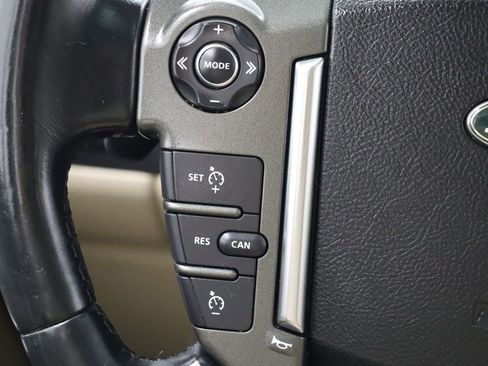 Used 2016 Land Rover LR4 HSE AWD/4WD image 18