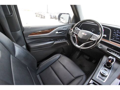 Certified 2024 Cadillac Escalade Luxury image 8