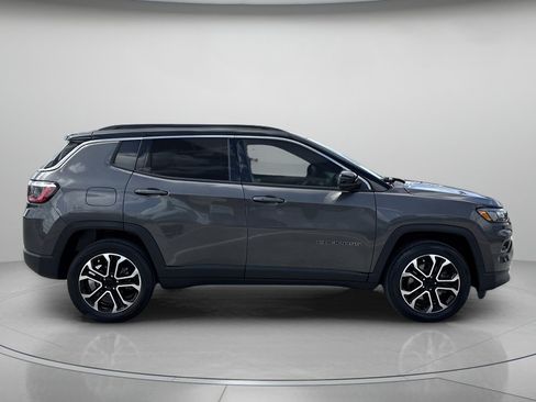 Used 2023 Jeep Compass Limited AWD/4WD image 2