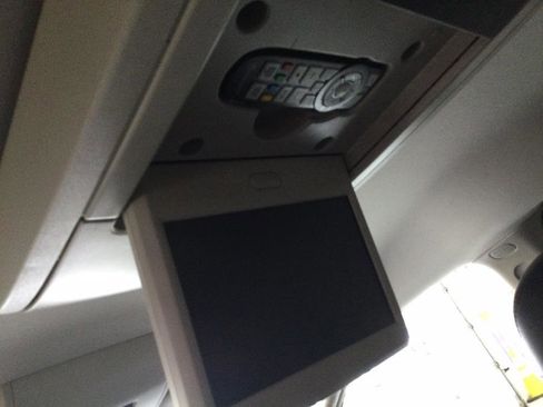 Used 2015 Chrysler Town & Country Touring w/ Driver Convenience Group image 18