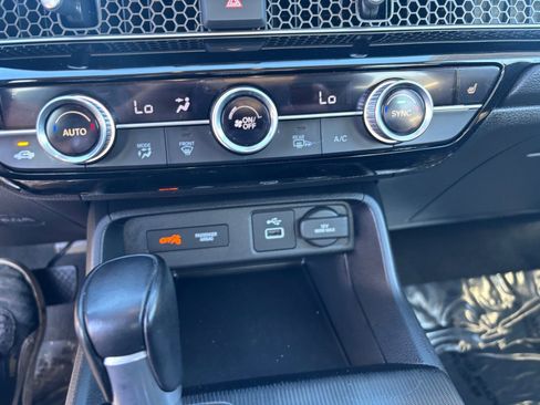 Certified 2022 Honda Civic EX image 24