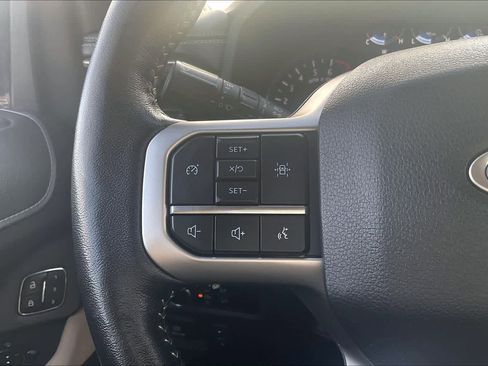 Used 2024 Ford Expedition Max XLT image 23