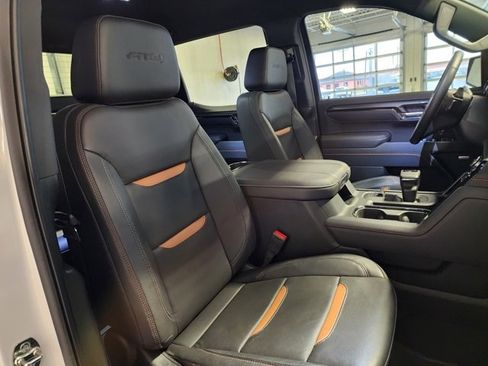 Used 2025 GMC Sierra 1500 AT4 image 18