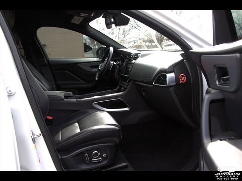 Used 2018 Jaguar F-PACE S AWD/4WD image 35