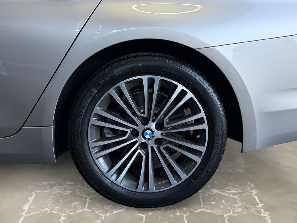 Used 2019 BMW 530i w/ Convenience Package RWD image 14
