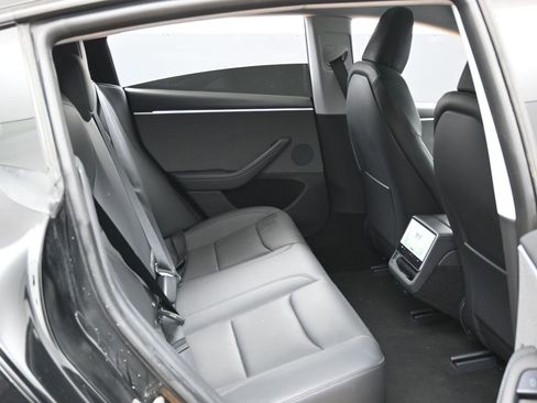 Used 2024 Tesla Model 3 Standard Range image 38