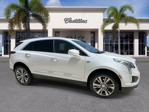 Certified 2024 Cadillac XT5 Premium Luxury w/ Technology Package FWD image 17