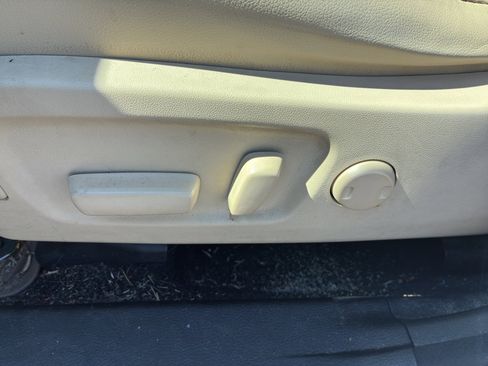 Used 2017 Toyota Highlander Limited Platinum image 10