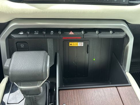 Used 2024 Toyota Tundra Capstone AWD/4WD image 6