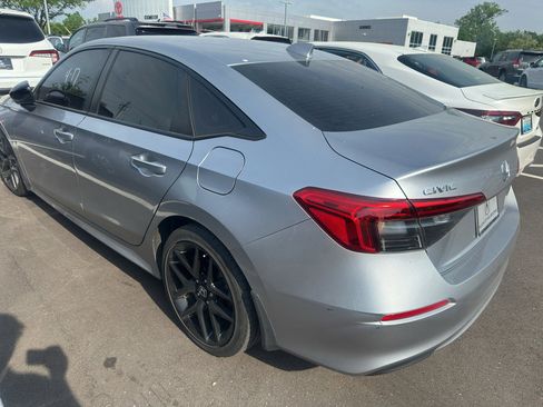 Used 2023 Honda Civic Sport image 3