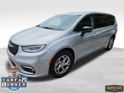 Used 2024 Chrysler Pacifica Limited