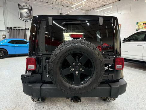 Used 2015 Jeep Wrangler Unlimited Sahara w/ Quic Order Package 23X image 3