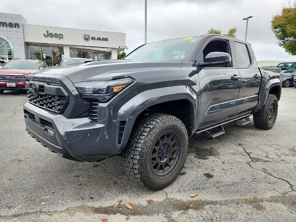 Used 2024 Toyota Tacoma TRD Sport w/ TRD Sport Upgrade Package AWD/4WD image 3