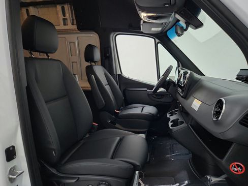 New 2026 Mercedes-Benz Sprinter 2500 image 18