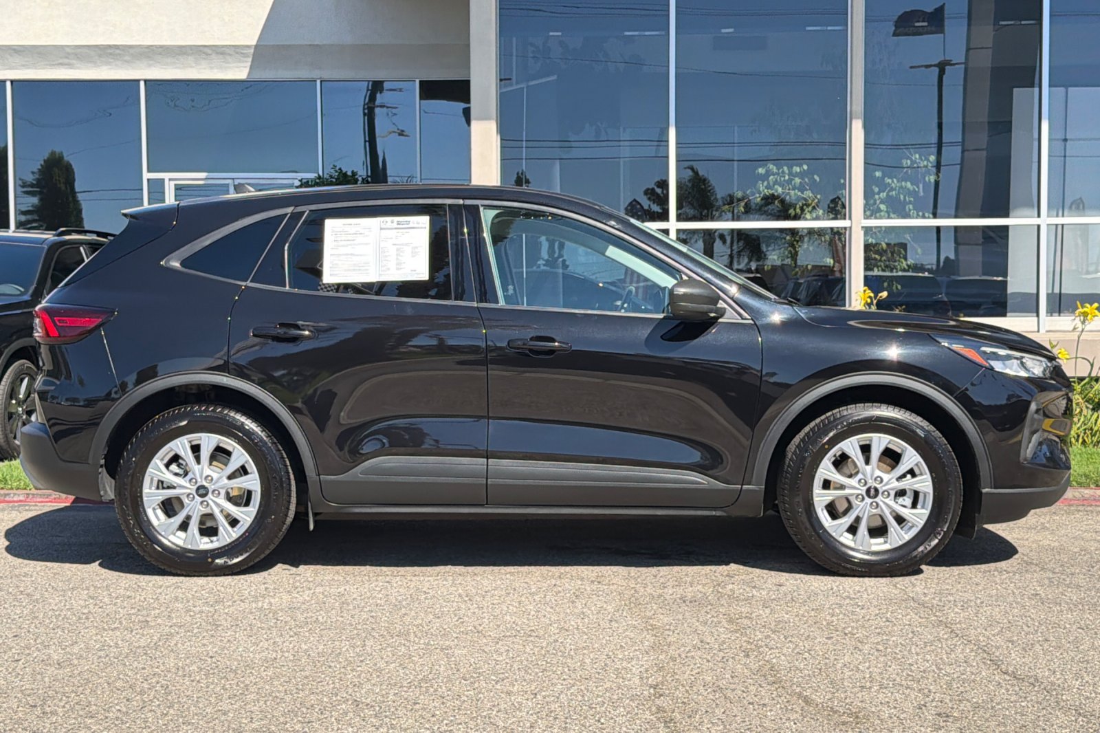 Used 2025 Ford Escape Active FWD image 3