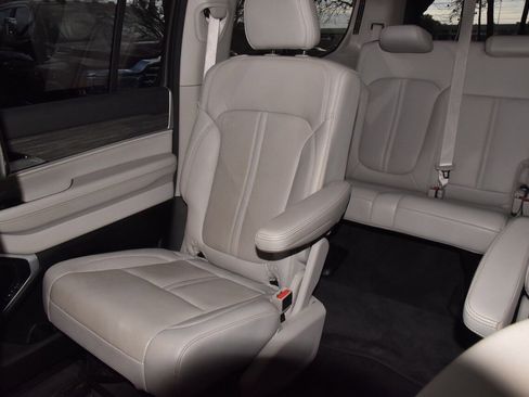 Used 2022 Jeep Wagoneer Series III w/ Premium Group I image 21