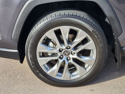 Used 2023 Toyota RAV4 XLE Premium image 10