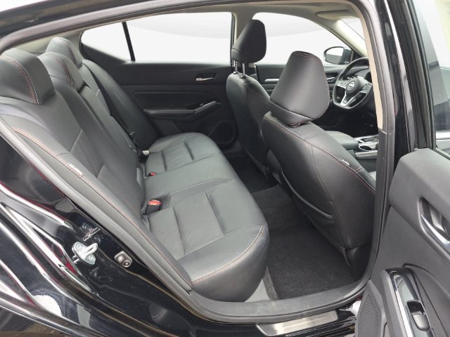 Used 2025 Nissan Altima 2.5 SR w/ SR Premium Package FWD image 36