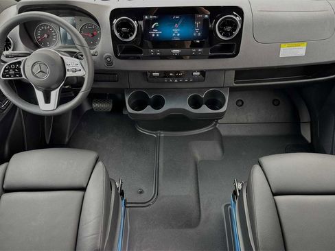 Used 2024 Mercedes-Benz Sprinter 144 Cargo image 12