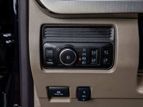 Used 2025 Ford F250 Platinum w/ Platinum Plus Package image 21