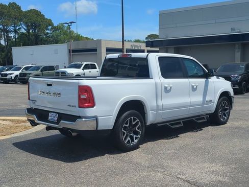 Used 2025 RAM 1500 Laramie AWD/4WD image 4