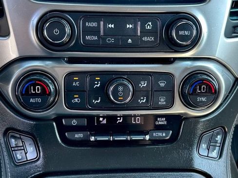 Used 2020 Chevrolet Suburban Premier w/ Premier 6.2L Value Package AWD/4WD image 25