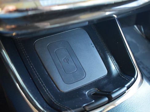 Used 2014 Toyota Avalon Limited w/ Technology Package FWD image 34
