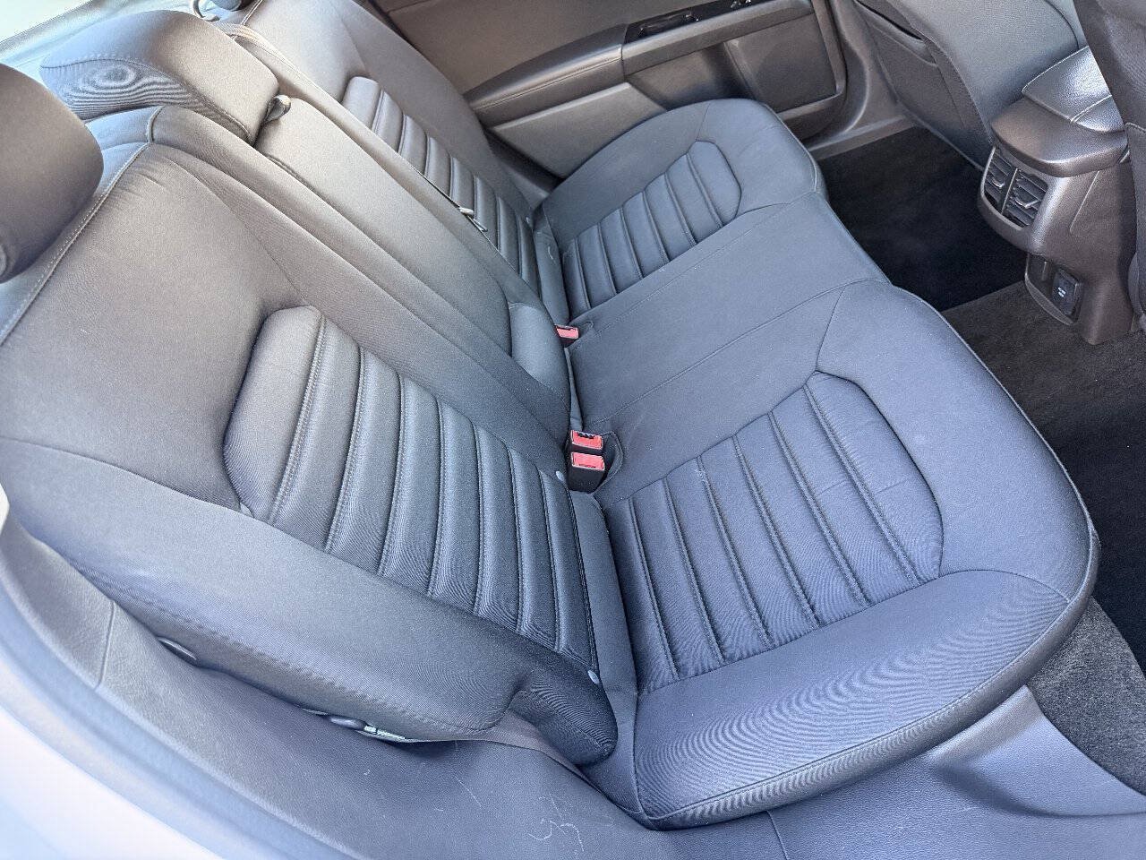 Used 2016 Ford Fusion SE FWD image 32