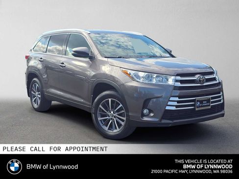Used 2019 Toyota Highlander XLE AWD/4WD image 1