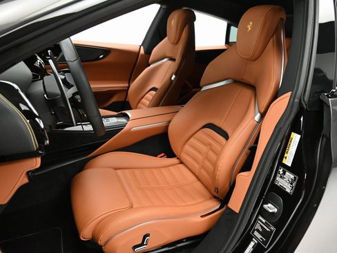 Used 2024 Ferrari Purosangue image 18