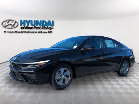 New 2026 Hyundai Elantra SE FWD image 1