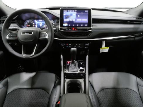 New 2026 Jeep Compass Latitude image 10