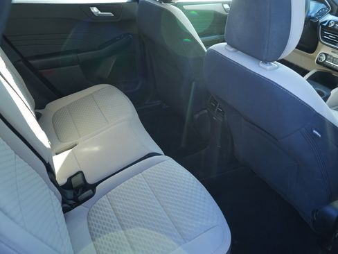 Used 2021 Ford Escape SE image 15