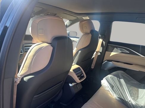 New 2026 Cadillac Lyriq Signature Luxury image 18