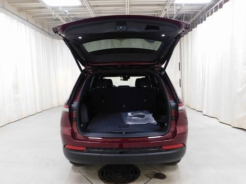 New 2025 Jeep Grand Cherokee Altitude image 15