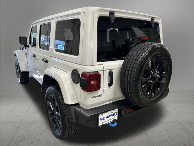 Used 2024 Jeep Wrangler Unlimited Sahara w/ Technology Group AWD/4WD image 3