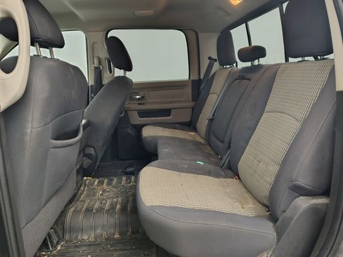 Used 2012 RAM 2500 SLT w/ Technology Group image 12