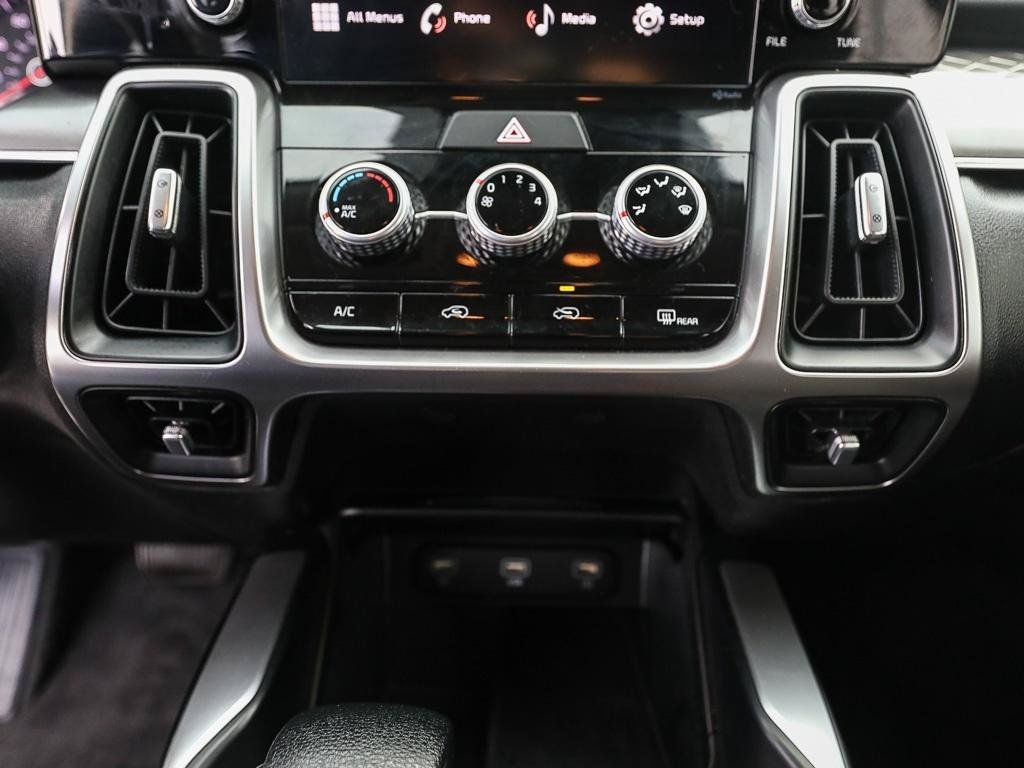Used 2023 Kia Sorento LX FWD image 19