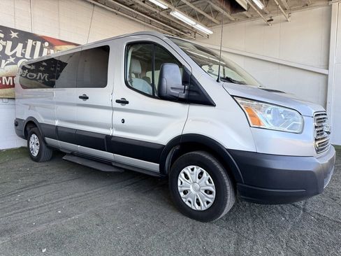 Used 2019 Ford Transit 350 XLT image 5
