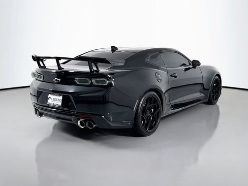Used 2018 Chevrolet Camaro ZL1 RWD image 5