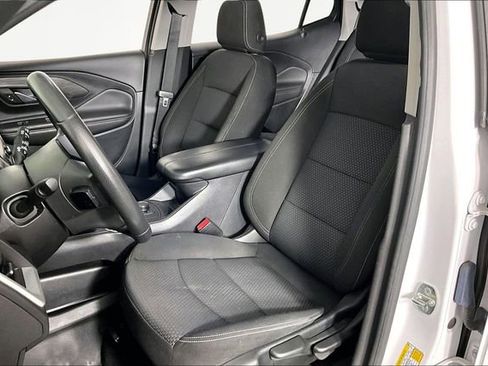 Used 2023 GMC Terrain SLE image 21